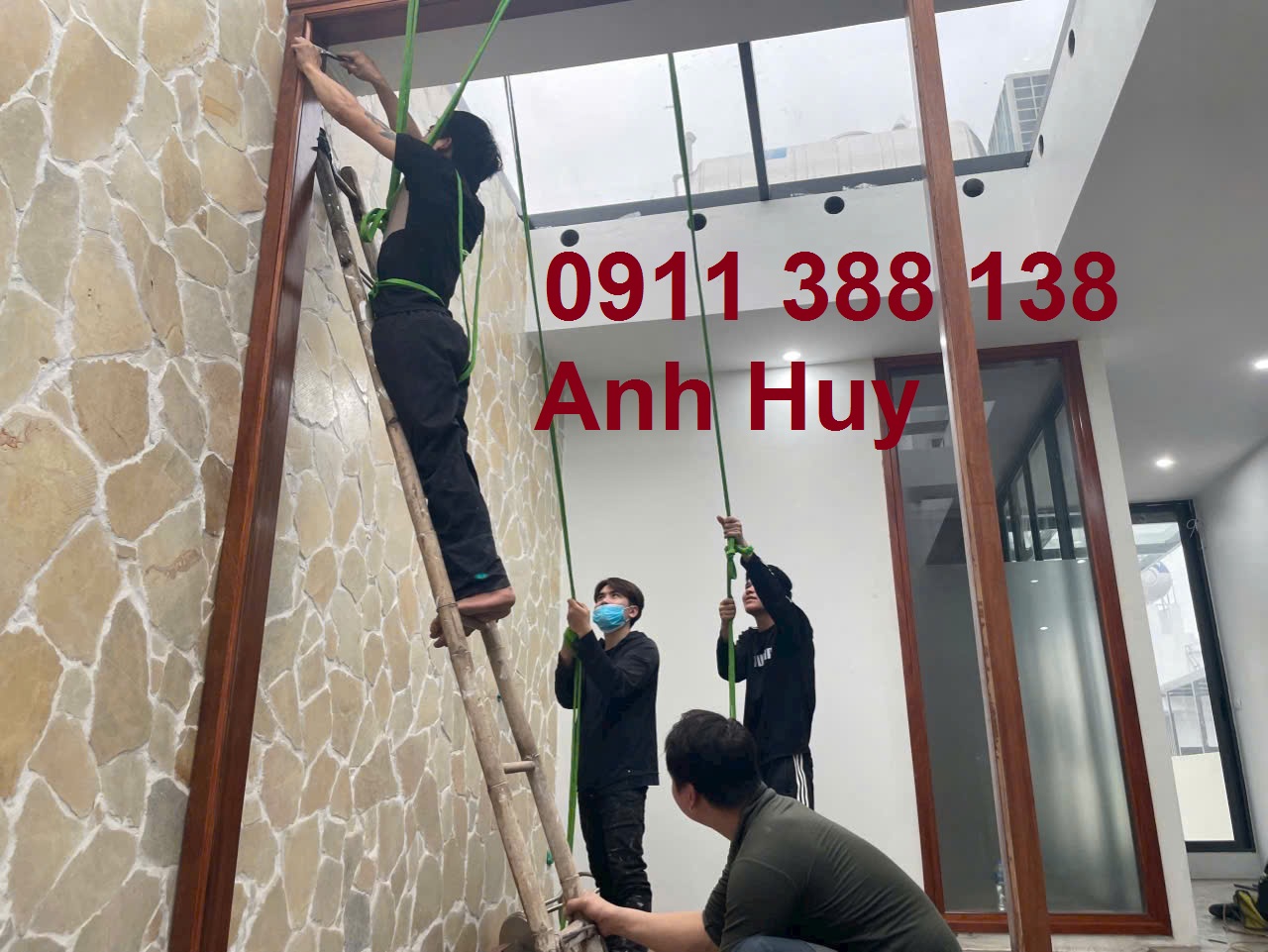 Đức Huy thi công vách kính